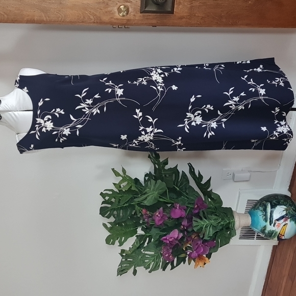 R&K Dresses Vintage Navy Blue Floral Long Many Dress Size Medium